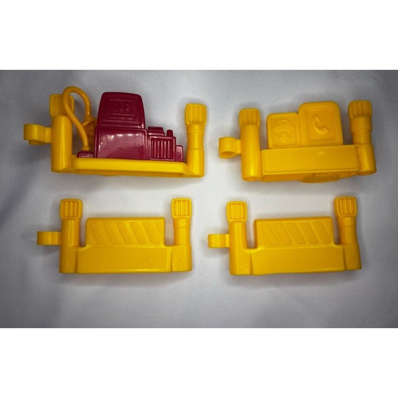 Lot Of 18 Fisher Price Little People Figures Toys Cars  2000s Gas Station - Picture 3 of 10